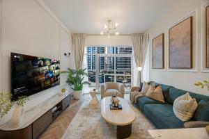 Marina Waterfront Bliss - Steps from Promenade
