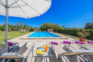 Villa Patricia Impressive garden to enjoy with the family by Renthousing