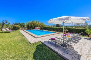 Villa Patricia Impressive garden to enjoy with the family by Renthousing