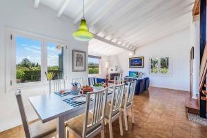 Villa Patricia Impressive garden to enjoy with the family by Renthousing