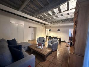 Love in Rome by the Pantheon