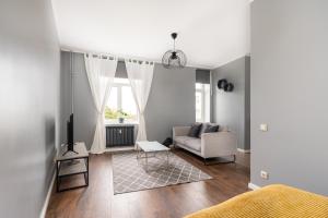 Great Views - 600 mbps WiFi - Top Floor - by Innorental