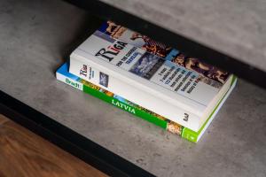 Great Views - 600 mbps WiFi - Top Floor - by Innorental