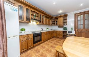 Жилянська 7 НСК Олімпійський