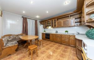 Жилянська 7 НСК Олімпійський