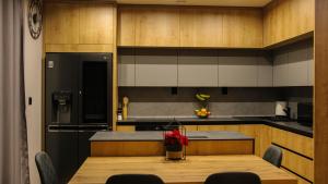 MountRiver Apartment