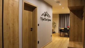 MountRiver Apartment