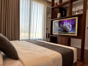 Elegant 2 bedroom apartment with a living room