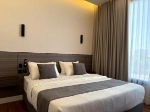 Elegant 2 bedroom apartment with a living room