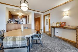 Mountain Views and Pool Access Cle Elum Condo!