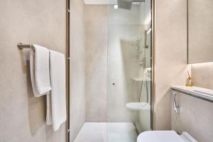 STAY BY LATINEM Luxury 1BR Holiday Home CVG 604 Near Downtown