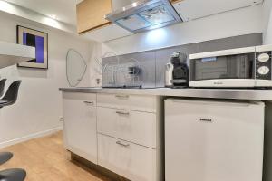 Charming 17 m studio A cozy retreat for two in the heart of Villeurbanne