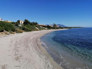 La Caletta Corsa Apartments - 2 Camere con Terrazza Privata, Aria Condizionata, 100m dal Mare