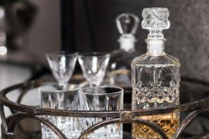 Luxury Garden Apartment - The Grey