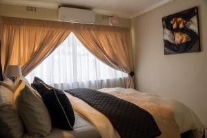 10 Kooralboom Self Catering Apartments