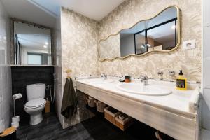 Exclusive Ground Floor with Large Garden in Puerto Banús