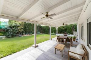 Exclusive Ground Floor with Large Garden in Puerto Banús