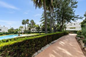 Exclusive Ground Floor with Large Garden in Puerto Banús