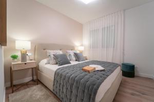 EB4A - Frontline beach city apartment