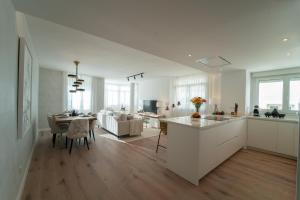 EB4A - Frontline beach city apartment