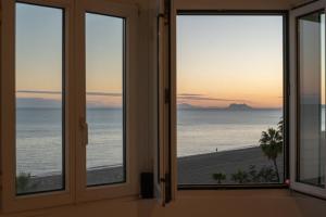 EB4A - Frontline beach city apartment