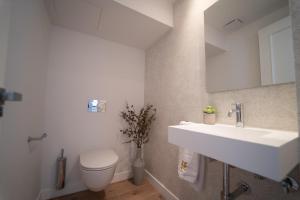 EB4A - Frontline beach city apartment