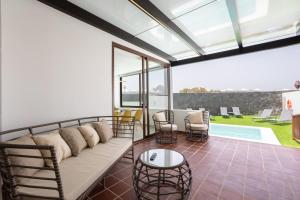 Sea Breeze Callao by Escape Home