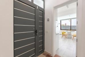 Sea Breeze Callao by Escape Home