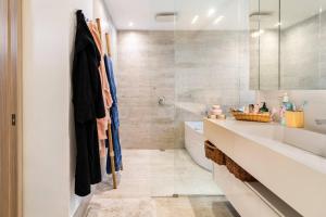 Amazing PH in Poblado 5BD & heated pool!