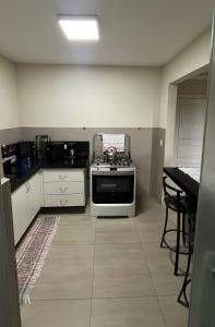Apartamento de 1 Quarto no Centro Histórico de São Sebastião - SP