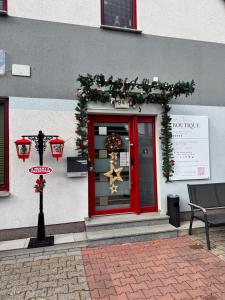 Boutique Apartments by Roy Oberhausen