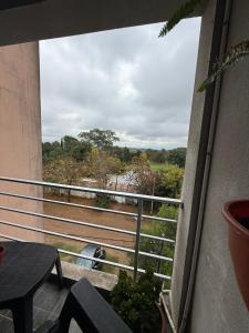 Dpto con balcón, parrilla, living amplio y luminoso