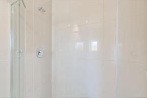 Modern Family Haven with Garden Sleeps 8