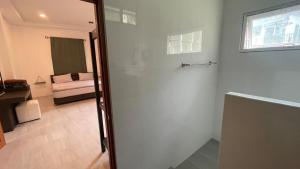 Hin Kong Hide Away 2