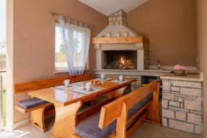 Villa Karla near Pula for 8 persons with private pool, kids playground & pet friendly