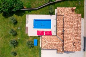 Villa Karla near Pula for 8 persons with private pool, kids playground & pet friendly