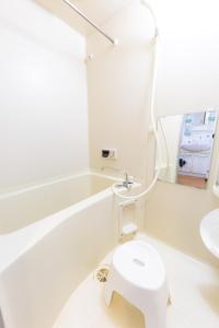 2025年4月オープン 新宿歌舞伎町 最大3名様までご宿泊可能 新宿駅徒歩圏内 6路線利用可能 6歳以下は無料です