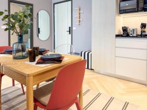 Stylish Pool View Apartments Legendary Bangtao by Mango Family