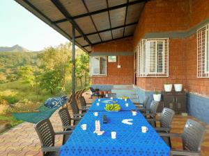 CosmicStays Birdsong Cottage Hilltop Lakeview Stay