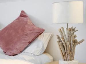 Muritai Spacious 5BR Villa with Cinema, Jacuzzi, Pool and Views