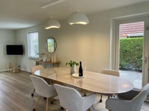 Fero Breskens - Modern & kindvriendelijk vakantiehuis op wandelafstand van het strand