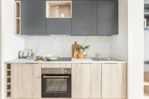 Bright & Spacious Mid-Level Studio at Briggate Studios Leeds City Centre