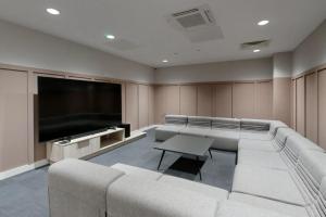 Bright & Spacious Mid-Level Studio at Briggate Studios Leeds City Centre