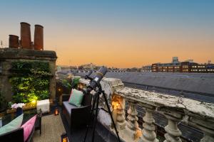 Central London Panorama - Private Rooftop 2BHK