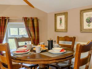 2 Bed in Crickhowell 90346