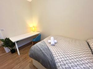 STAY LONGER, SAVE MORE- Sophisticated, Central City Stay