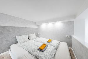 Casa Bella Apartments