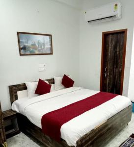 Hotel golden Eagle home stay