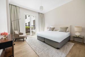 Stylish 2BR with Beach Access Port de La Mer