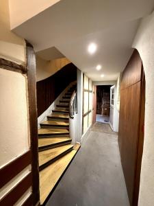 Large appartment centre, cathedrale, marché noel